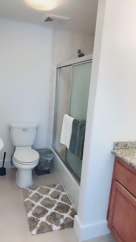 Pasadena Room With Private Bathroom Exterior photo
