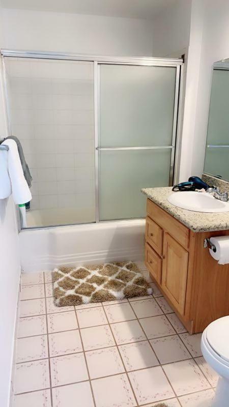 Pasadena Room With Private Bathroom Exterior photo